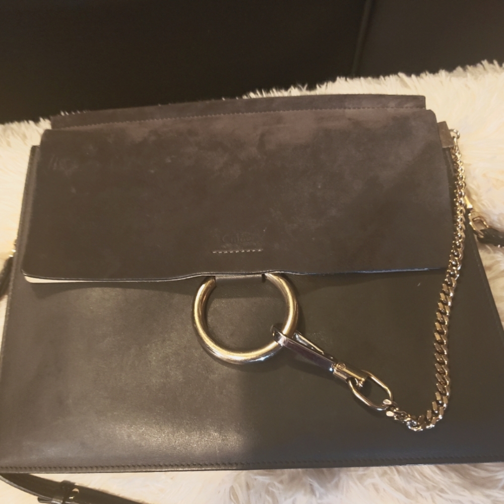 CHLOÉ  BLACK LEATHER SHOULDER BAG